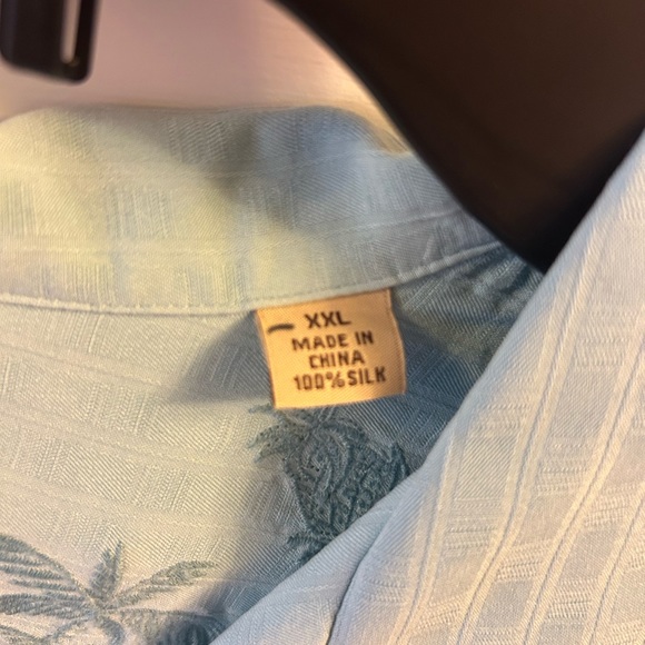 Tommy Bahama 100% silk - Picture 1 of 2